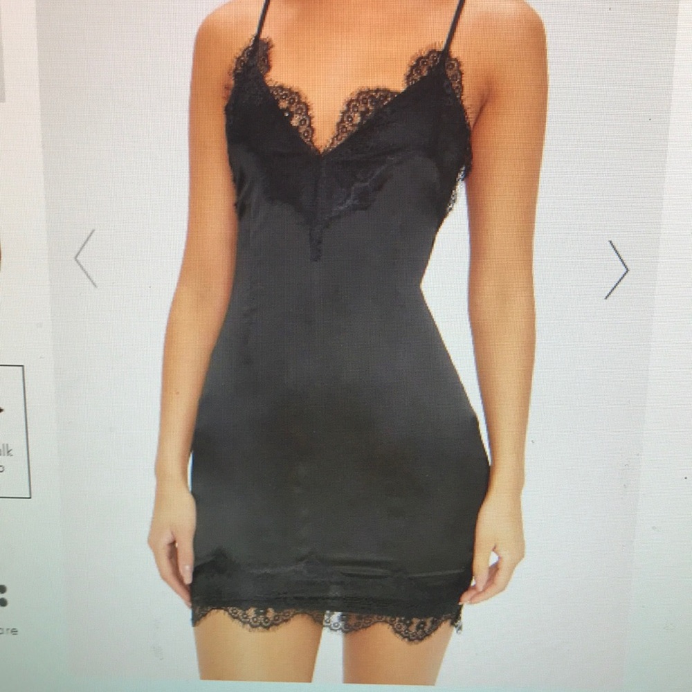 Black lace dress !